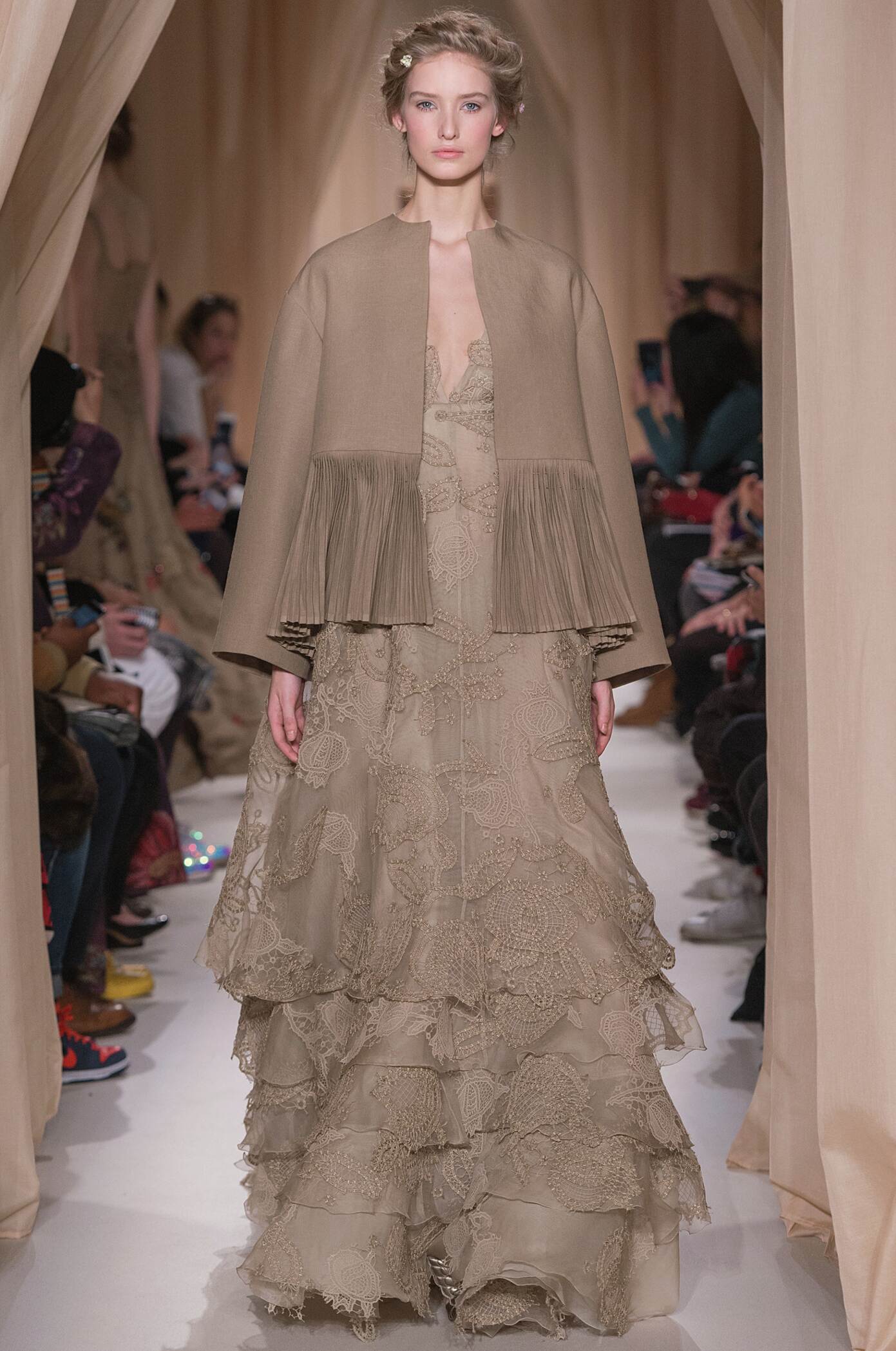 VALENTINO HAUTE COUTURE SPRING SUMMER 2015 WOMEN’S COLLECTION | The