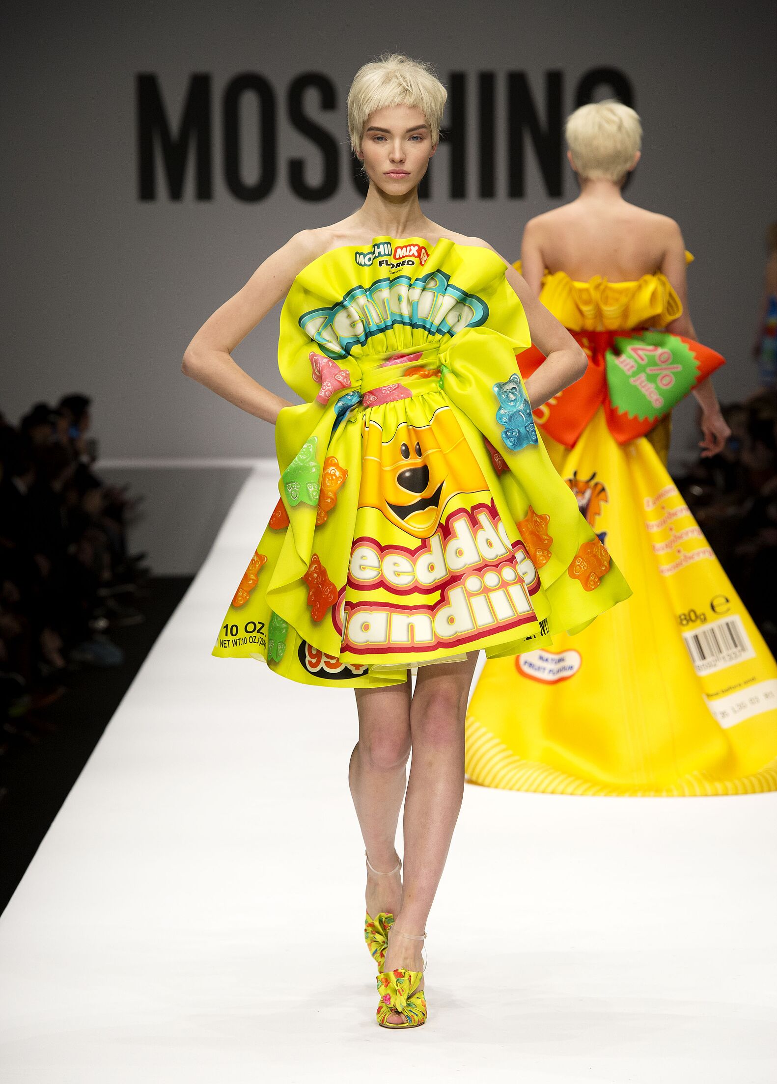 MOSCHINO FALL WINTER 2014-15 WOMEN'S COLLECTION