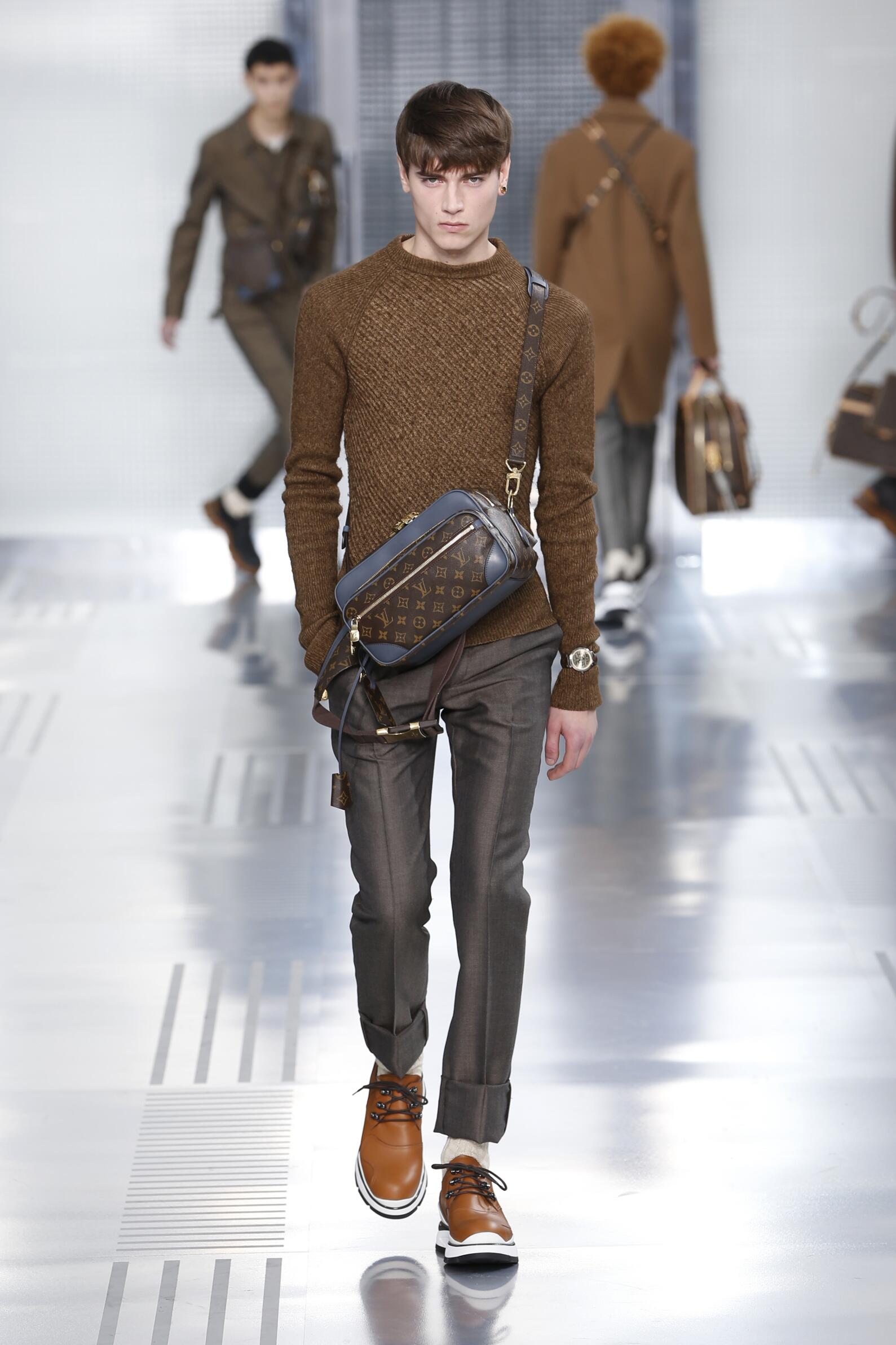 Paris Men's Fashion Week: Louis Vuitton Fall/Winter 2015 - The New York  Times