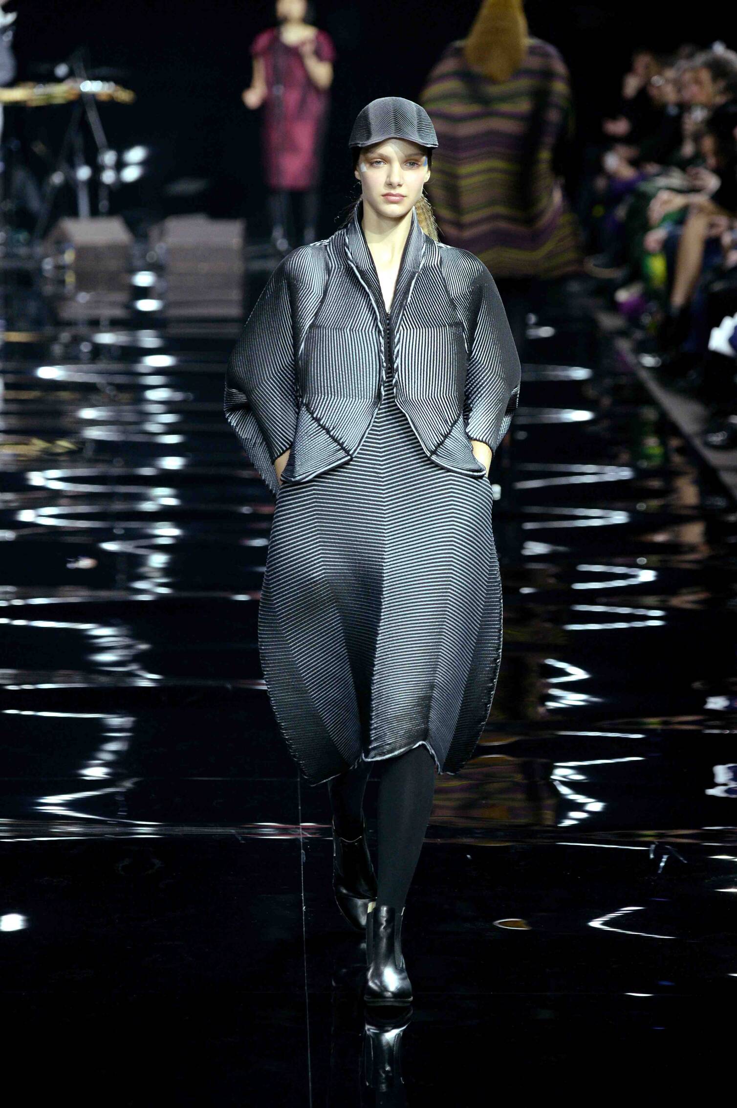 ISSEY MIYAKE FALL WINTER 2015-16 WOMEN’S COLLECTION | The Skinny Beep