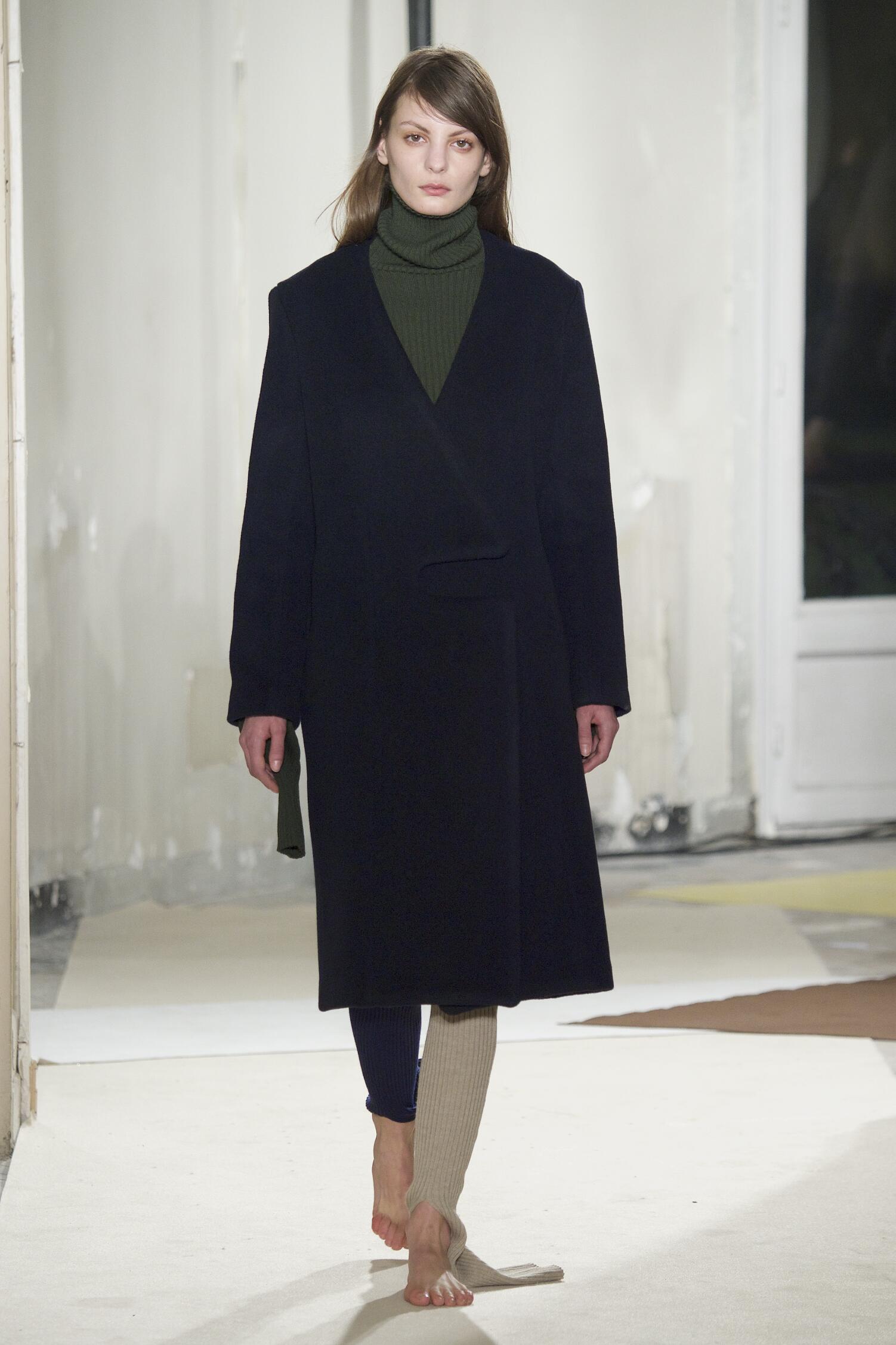 JACQUEMUS FALL WINTER 2015-16 WOMEN'S COLLECTION | The Skinny Beep