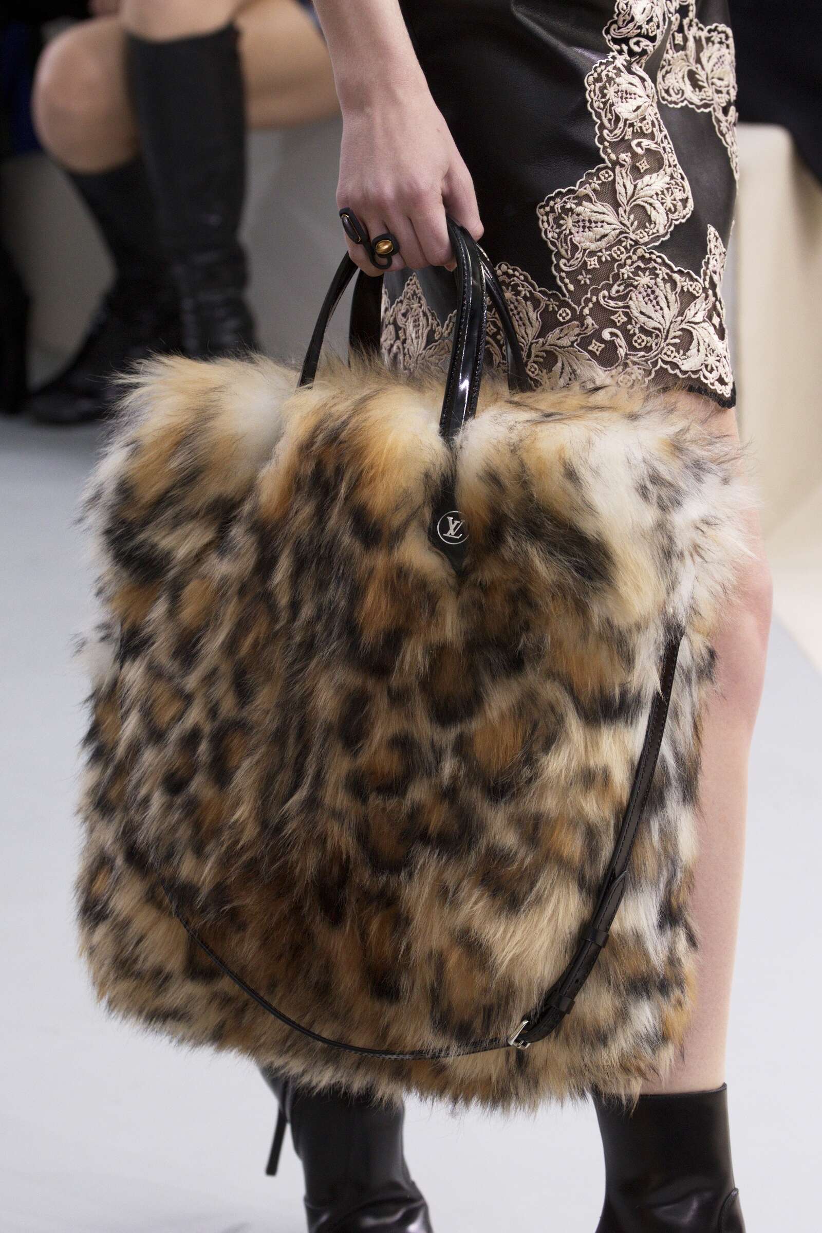 LOUIS VUITTON FALL WINTER 2015-16 WOMEN’S COLLECTION DETAILS | The ...