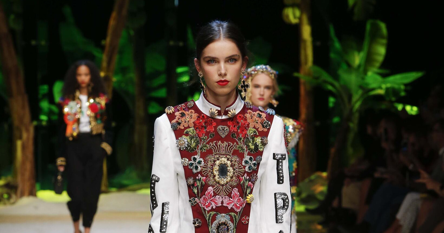 DOLCE & GABBANA SPRING SUMMER 2017 WOMEN'S COLLECTION | The Skinny Beep