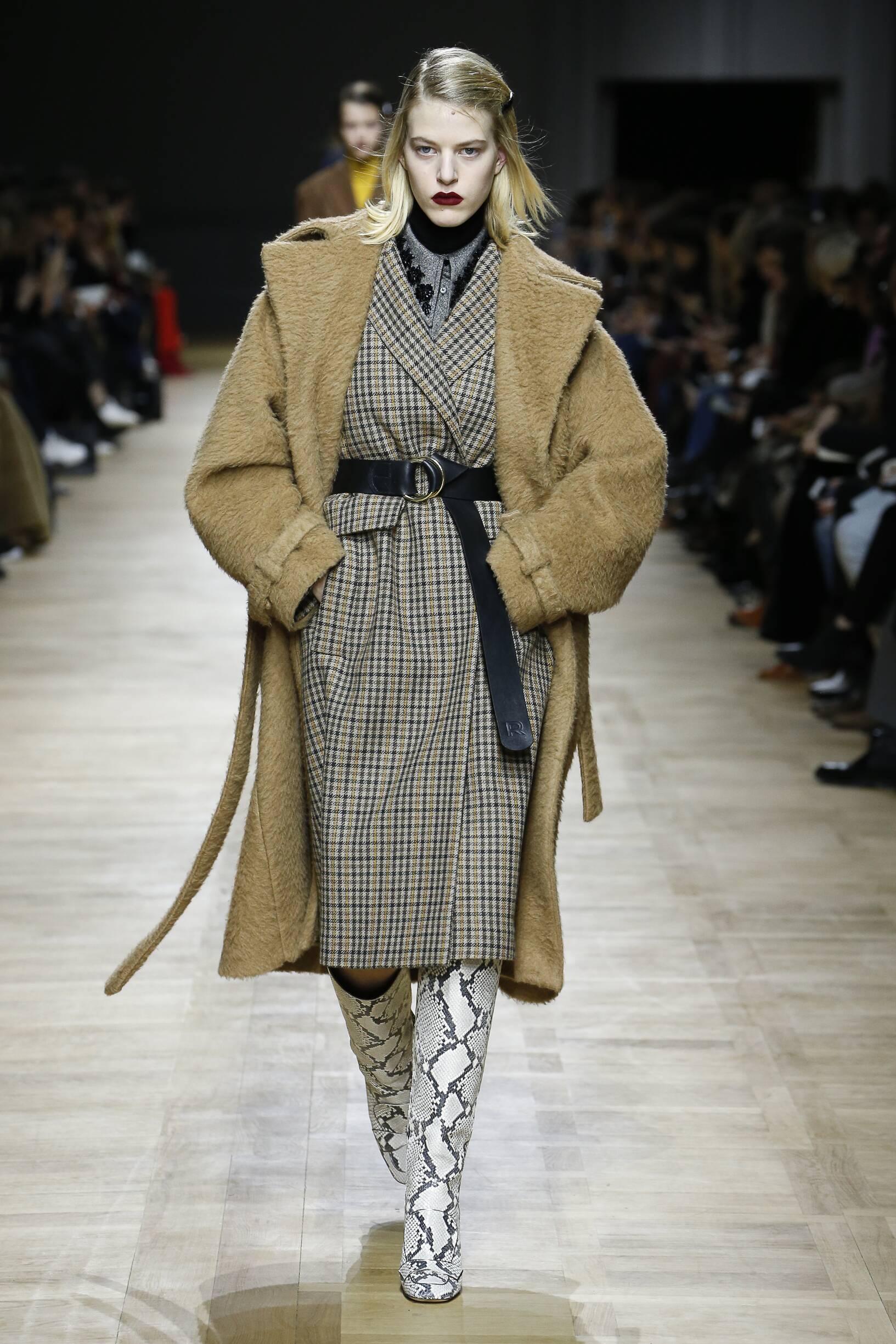 ROCHAS FALL WINTER 2018 WOMEN'S COLLECTION | The Skinny Beep