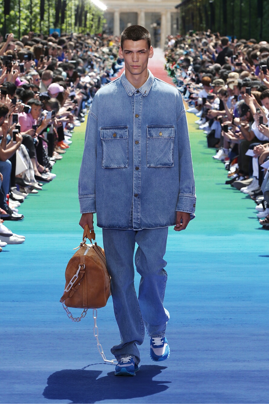 Louis Vuitton Caissa Clutch  Louis vuitton, Louis vuitton bag, Fashion  trends