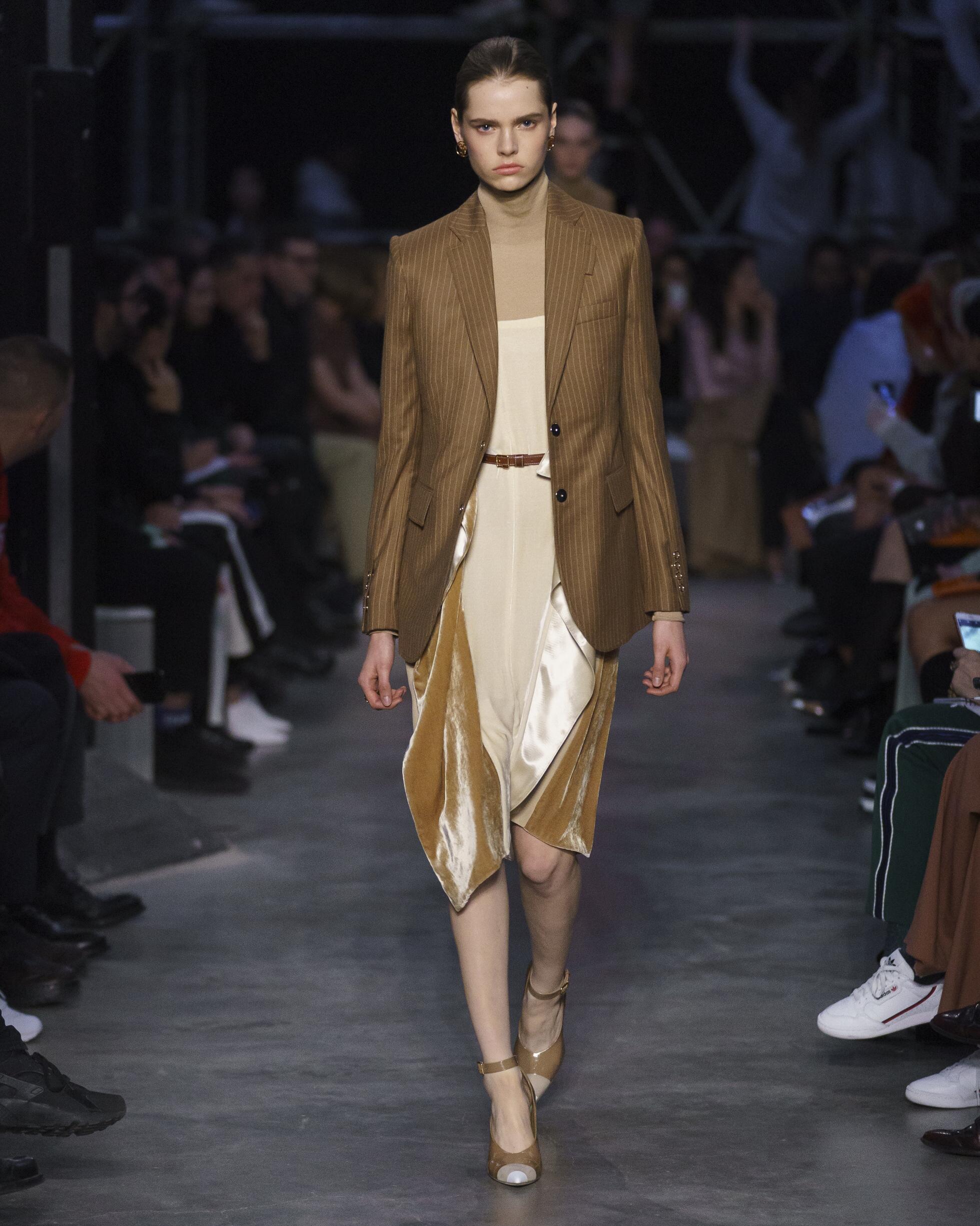 BURBERRY FALL WINTER 2019 COLLECTION | The Skinny Beep