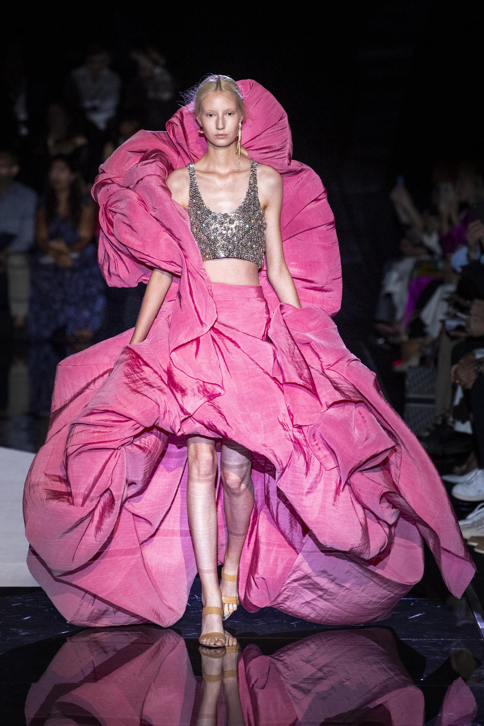 SCHIAPARELLI HAUTE COUTURE FALL WINTER 2019-20 COLLECTION | The Skinny Beep