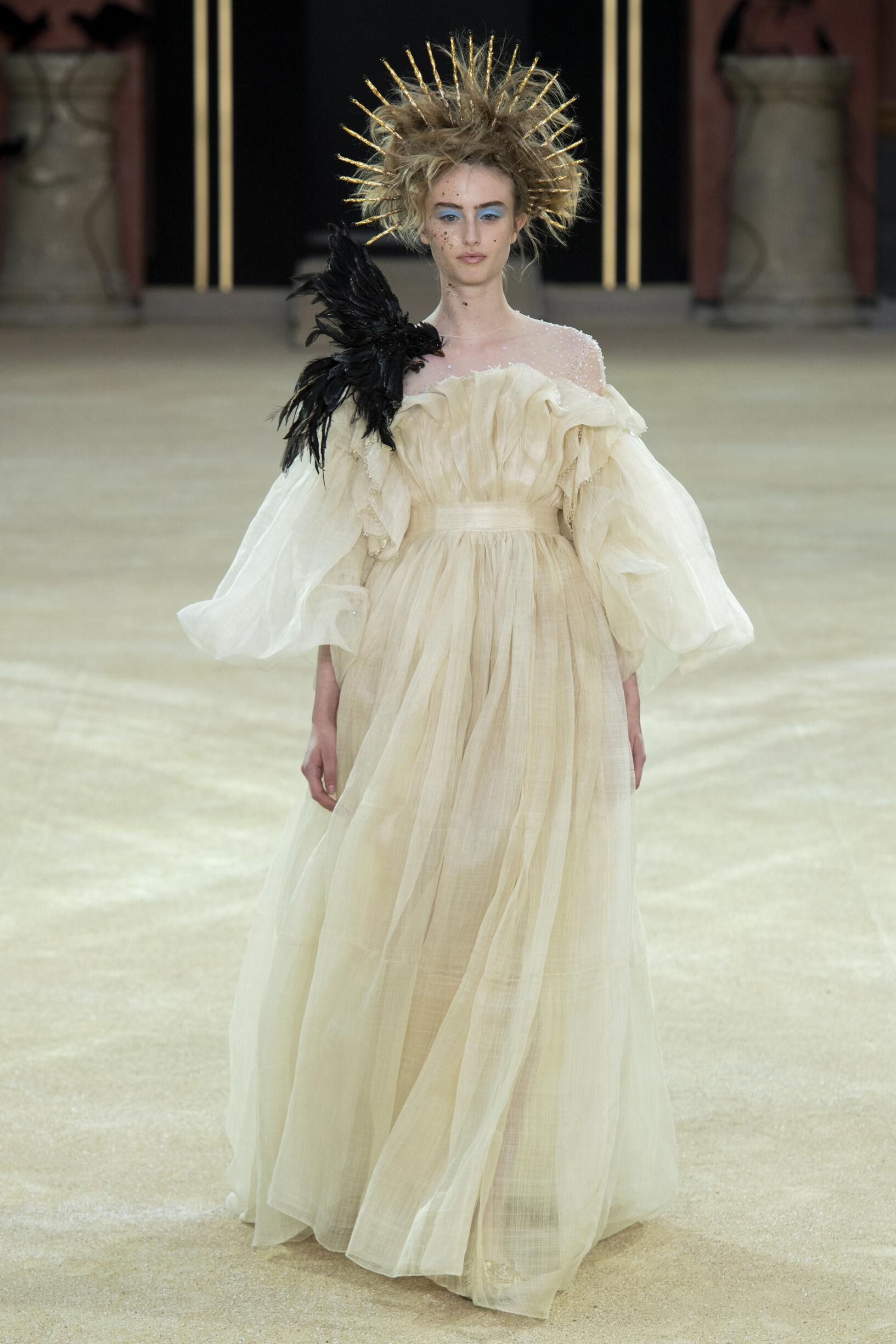 GUO PEI HAUTE COUTURE FALL WINTER 2019-20 COLLECTION | The Skinny Beep