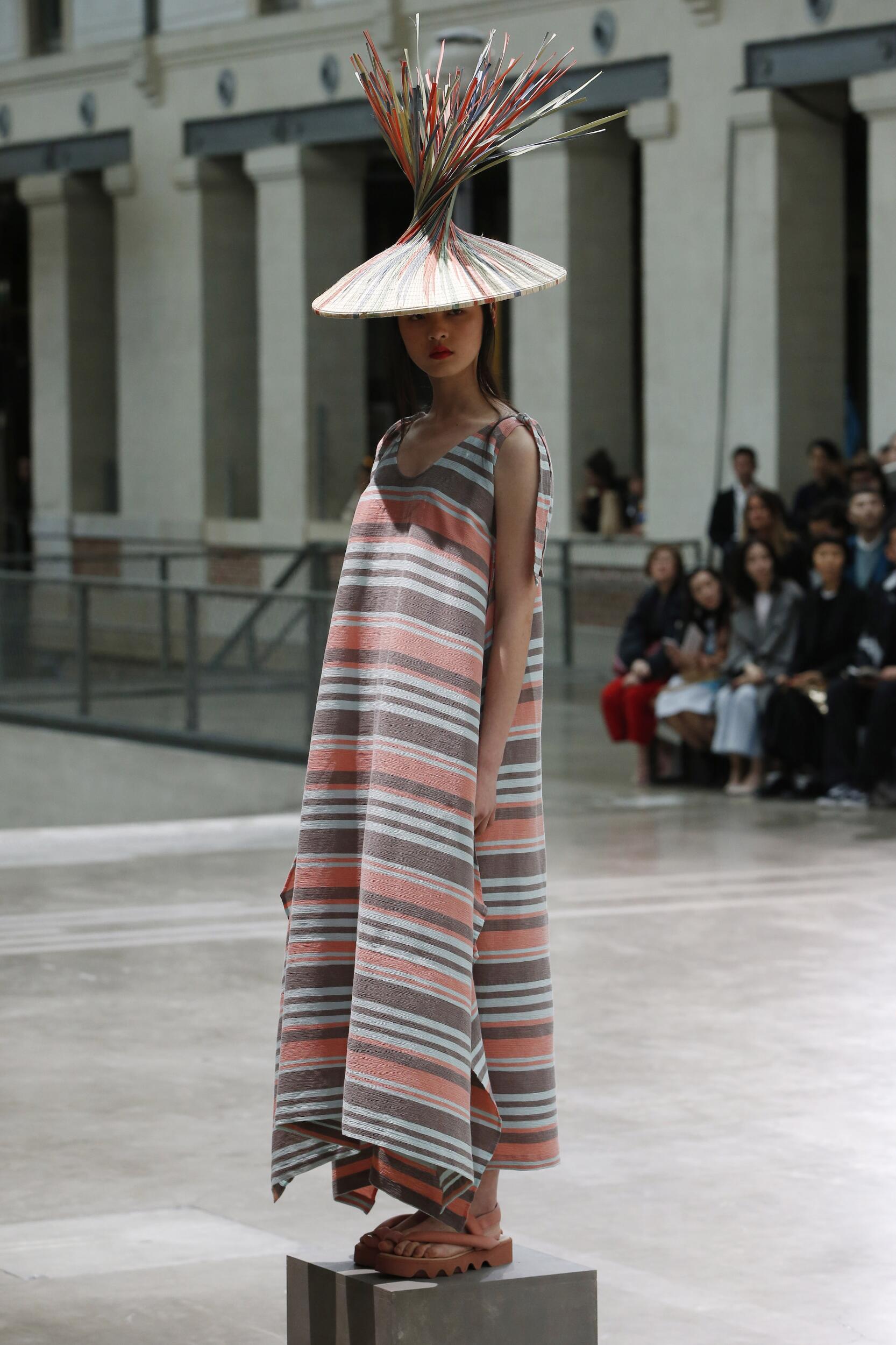 ISSEY MIYAKE SPRING SUMMER 2020 WOMEN’S COLLECTION | The Skinny Beep