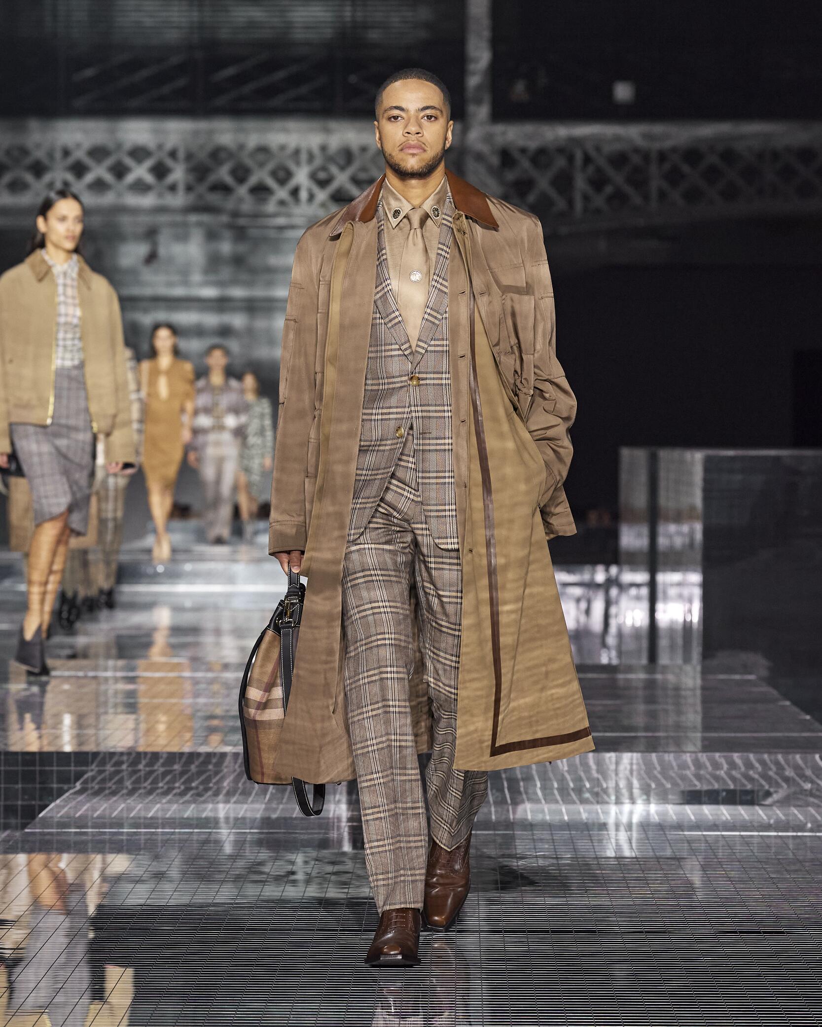 BURBERRY FALL WINTER 2020 COLLECTION | The Skinny Beep