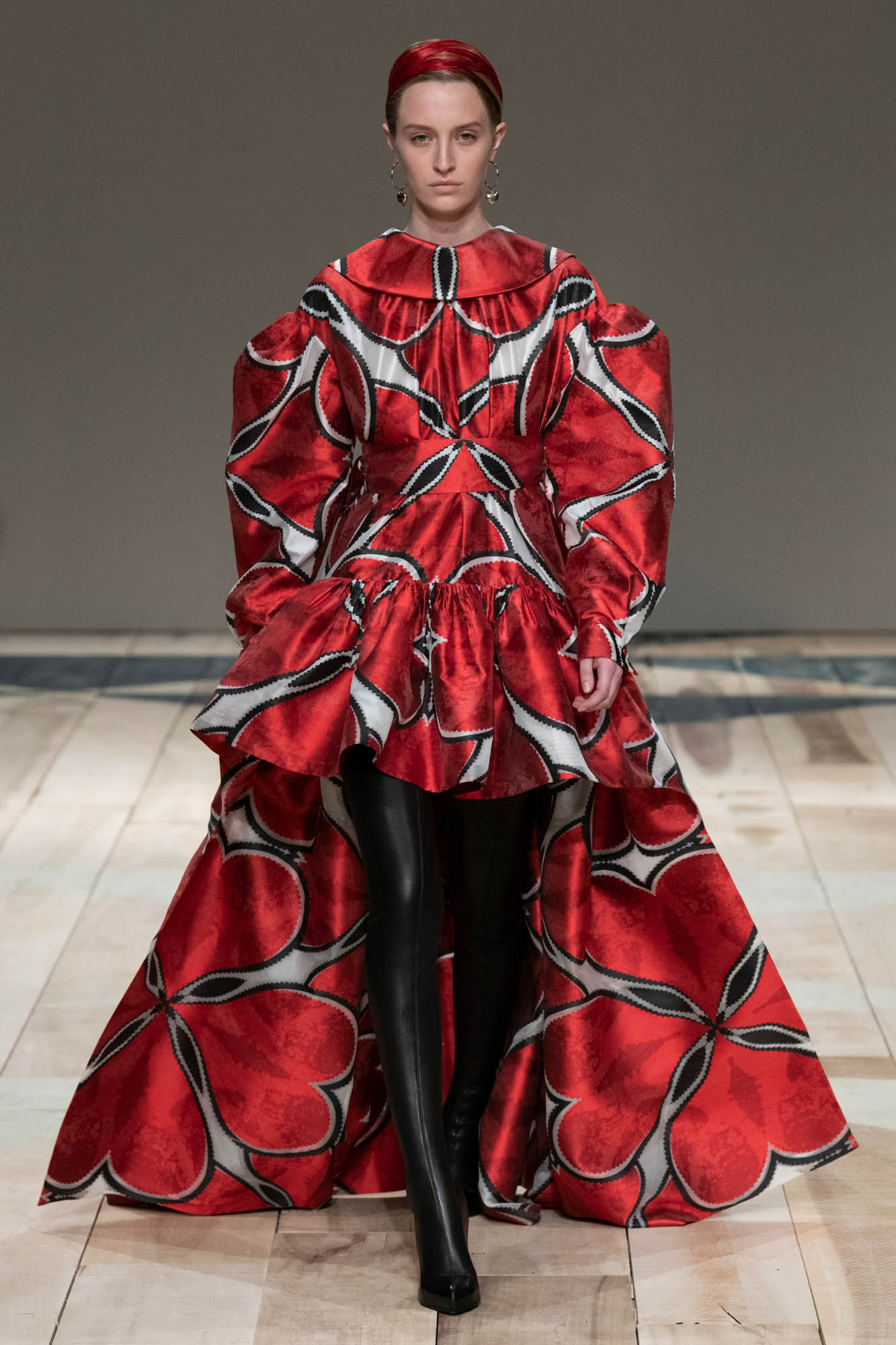 ALEXANDER MCQUEEN FALL WINTER 2020 WOMEN'S COLLECTION | The Skinny Beep